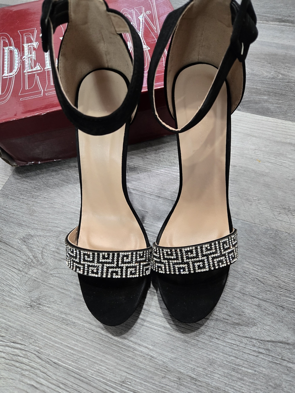 Delicacy black platform high heels with rhinestone-studded ankle straps - Picture 7 of 8
